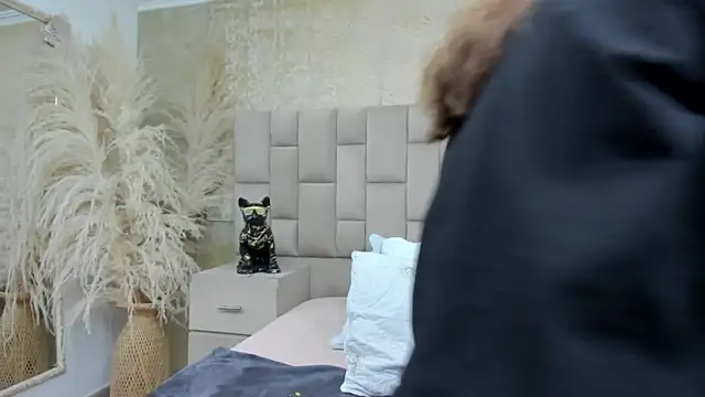 cloesummerr  online show from 12-16-25, 01:04