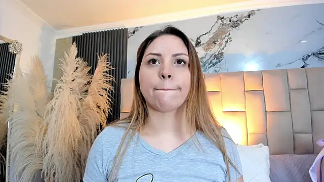 Snapshot of cloesummerr_ chatting on 04-20-26, 02:07 cloesummerr online show from 04-20-26, 02:07