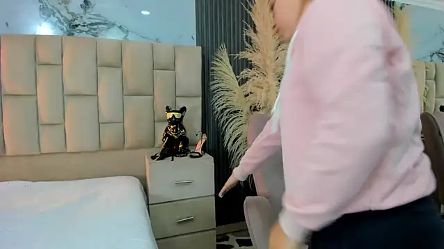 cloesummerr  online show from 02-20-26, 12:29