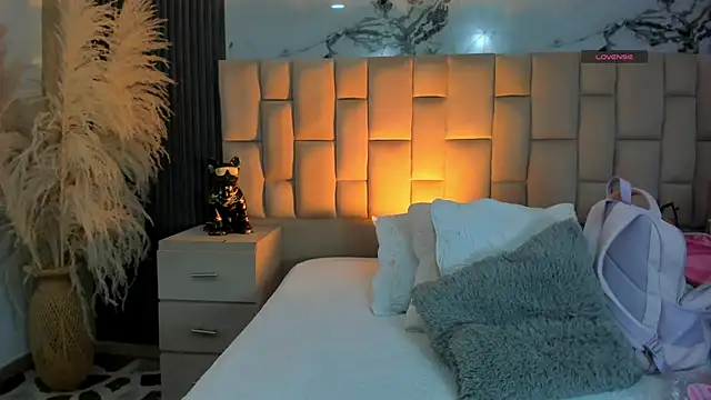 cloesummerr  online show from 02-03-26, 12:54