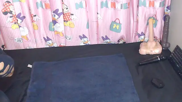 TrishahXo online show from 04-01-26, 04:04