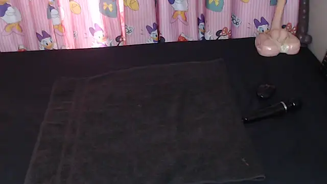 TrishahXo online show from 05-24-26, 10:15