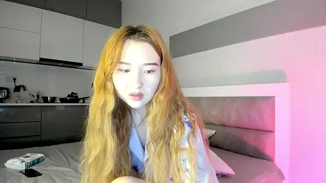 Clarity Yumi online show from 10-06-25, 02:57