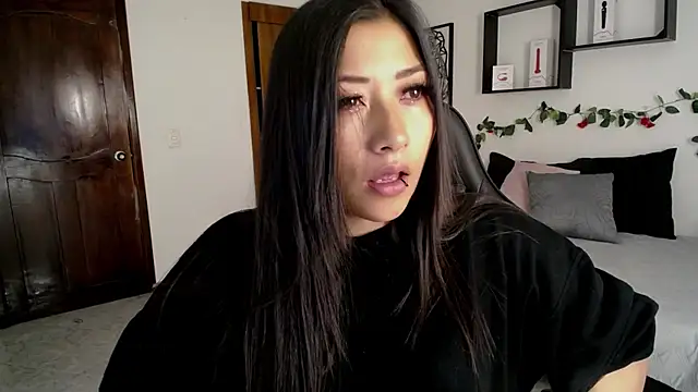 Snapshot of Mia_1120 chatting on 10-24-25, 02:27 Mia 1120 online show from 10-24-25, 02:27