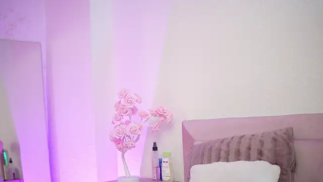Snapshot of SelinaBella chatting on 10-11-25, 07:04 SelinaBella online show from 10-11-25, 07:04