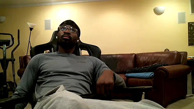 Snapshot of james421__ chatting on 06-21-26, 02:50 james421 online show from 06-21-26, 02:50