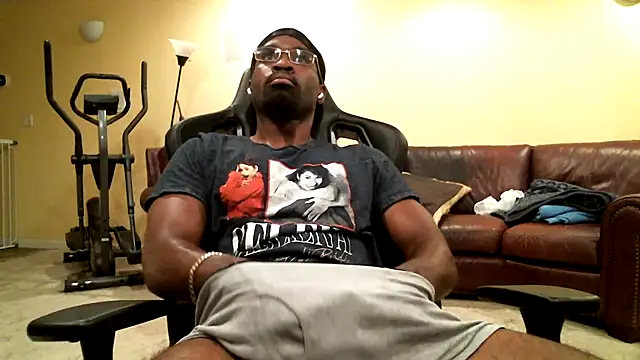 james421   online show from 06-10-26, 03:41