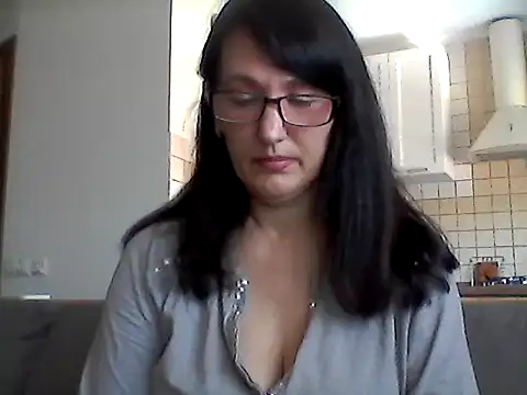 Snapshot of Elena48324 chatting on 05-02-26, 10:31 Elena48324 online show from 05-02-26, 10:31
