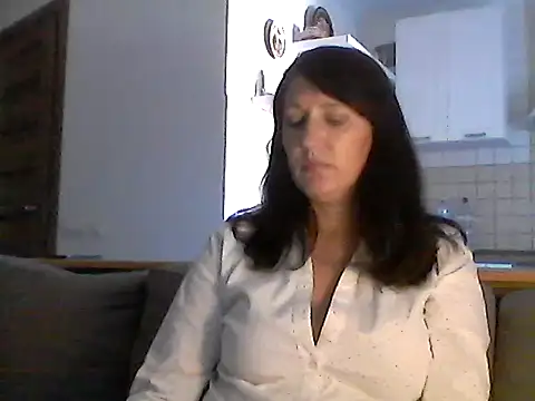Snapshot of Elena48324 chatting on 09-27-25, 09:37 Elena48324 online show from 09-27-25, 09:37