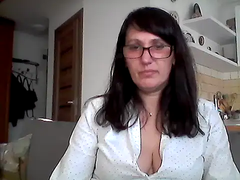 Snapshot of Elena48324 chatting on 04-23-26, 04:52 Elena48324 online show from 04-23-26, 04:52