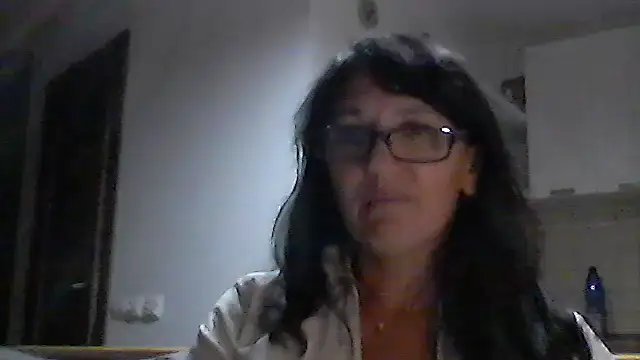 Snapshot of Elena48324 chatting on 09-10-25, 06:40 Elena48324 online show from 09-10-25, 06:40