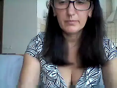 Snapshot of Elena48324 chatting on 07-05-26, 10:11 Elena48324 online show from 07-05-26, 10:11