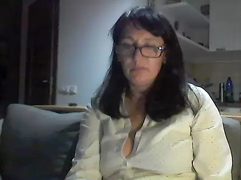 Snapshot of Elena48324 chatting on 10-13-25, 05:47 Elena48324 online show from 10-13-25, 05:47