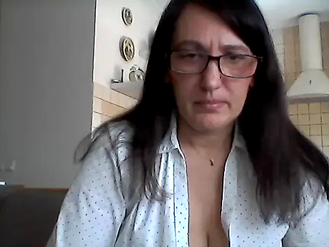 Snapshot of Elena48324 chatting on 05-30-26, 10:21 Elena48324 online show from 05-30-26, 10:21