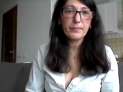 Snapshot of Elena48324 chatting on 06-01-26, 09:53 Elena48324 online show from 06-01-26, 09:53