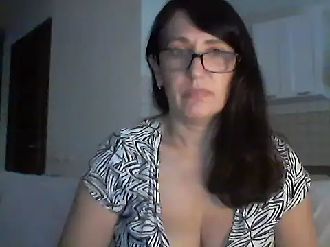 Snapshot of Elena48324 chatting on 07-08-26, 04:40 Elena48324 online show from 07-08-26, 04:40