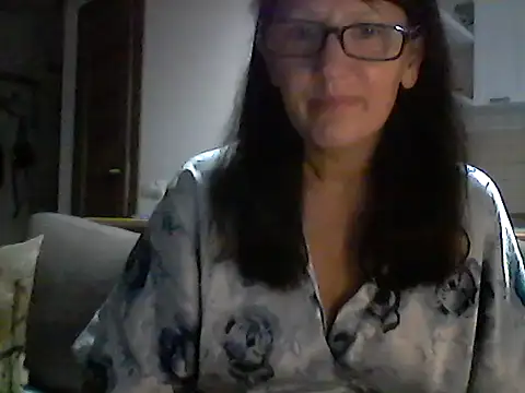 Snapshot of Elena48324 chatting on 09-20-25, 04:50 Elena48324 online show from 09-20-25, 04:50