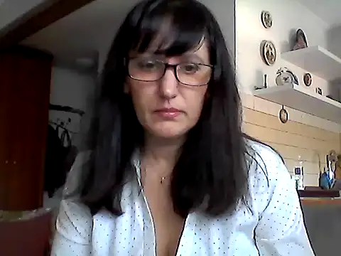 Snapshot of Elena48324 chatting on 04-23-26, 10:44 Elena48324 online show from 04-23-26, 10:44