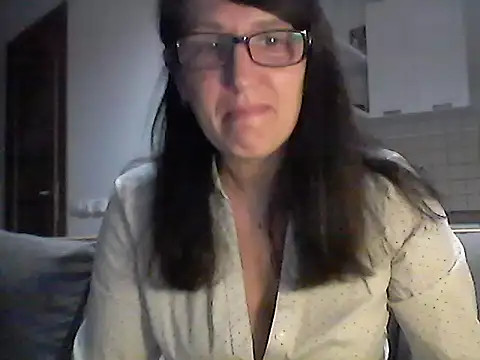 Snapshot of Elena48324 chatting on 05-20-26, 06:05 Elena48324 online show from 05-20-26, 06:05
