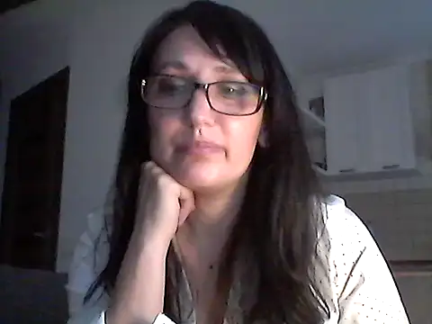 Snapshot of Elena48324 chatting on 05-06-26, 05:28 Elena48324 online show from 05-06-26, 05:28