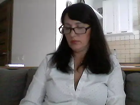 Snapshot of Elena48324 chatting on 09-24-25, 11:39 Elena48324 online show from 09-24-25, 11:39