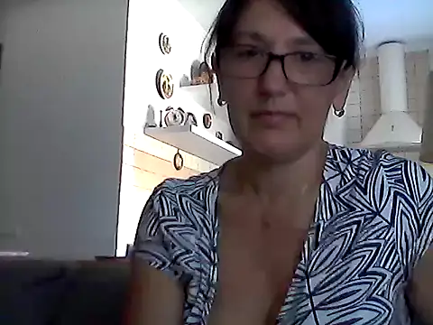 Snapshot of Elena48324 chatting on 08-02-26, 08:56 Elena48324 online show from 08-02-26, 08:56