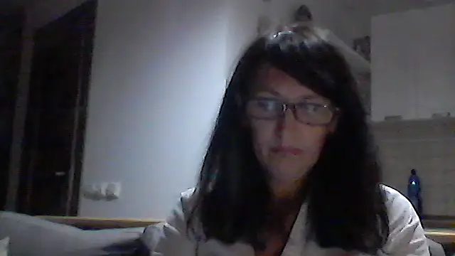 Snapshot of Elena48324 chatting on 09-09-25, 05:44 Elena48324 online show from 09-09-25, 05:44