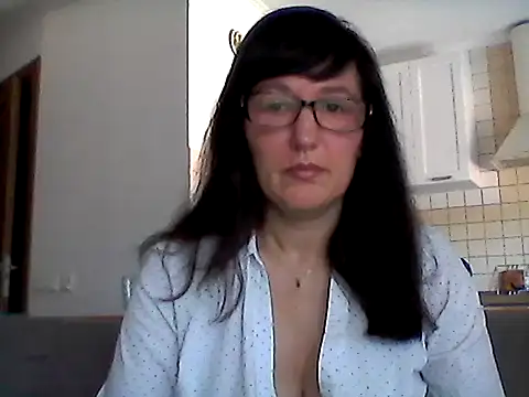 Snapshot of Elena48324 chatting on 05-23-26, 07:29 Elena48324 online show from 05-23-26, 07:29