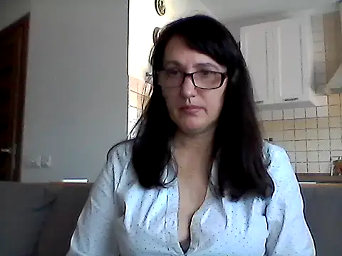 Snapshot of Elena48324 chatting on 05-17-26, 06:24 Elena48324 online show from 05-17-26, 06:24