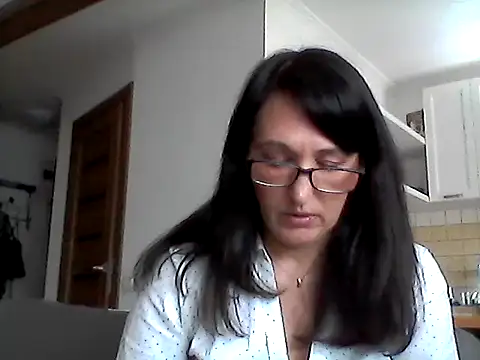 Snapshot of Elena48324 chatting on 05-19-26, 11:06 Elena48324 online show from 05-19-26, 11:06