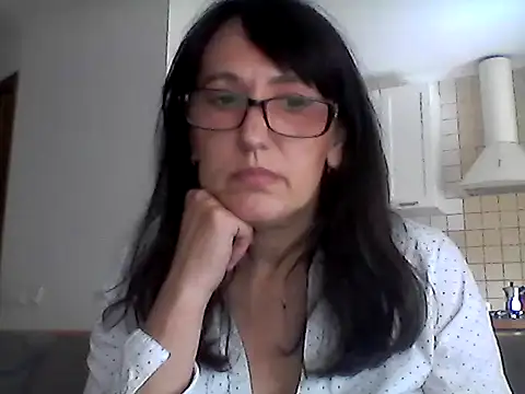 Snapshot of Elena48324 chatting on 06-15-26, 11:21 Elena48324 online show from 06-15-26, 11:21