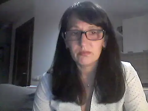 Snapshot of Elena48324 chatting on 06-17-26, 06:29 Elena48324 online show from 06-17-26, 06:29