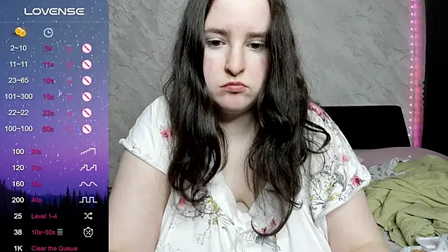 Snapshot of alice_allens chatting on 10-04-25, 03:57 alice allens online show from 10-04-25, 03:57