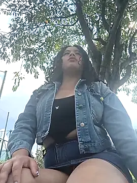 Yaya watson online show from 12-17-25, 06:57