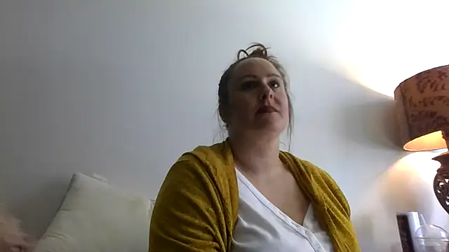 Snapshot of HarmonyRayWishes chatting on 10-30-25, 03:31 HarmonyRayWishes online show from 10-30-25, 03:31