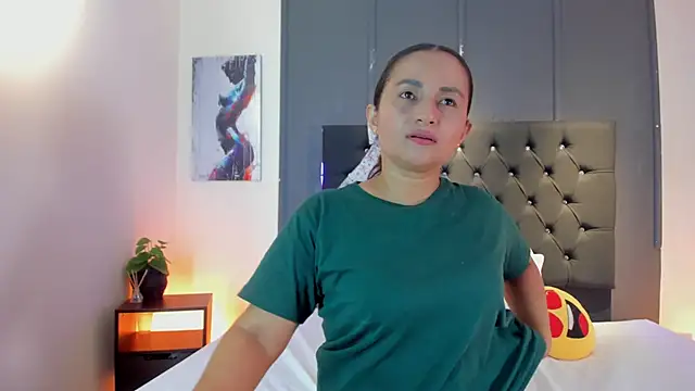 Snapshot of Zafiro__Brown chatting on 05-16-26, 10:31 Zafiro Brown online show from 05-16-26, 10:31