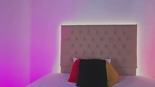 Zafiro  Brown online show from 11-12-25, 11:58