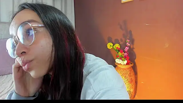 Snapshot of Dafne_Mel chatting on 11-29-25, 08:09 Dafne Mel online show from 11-29-25, 08:09