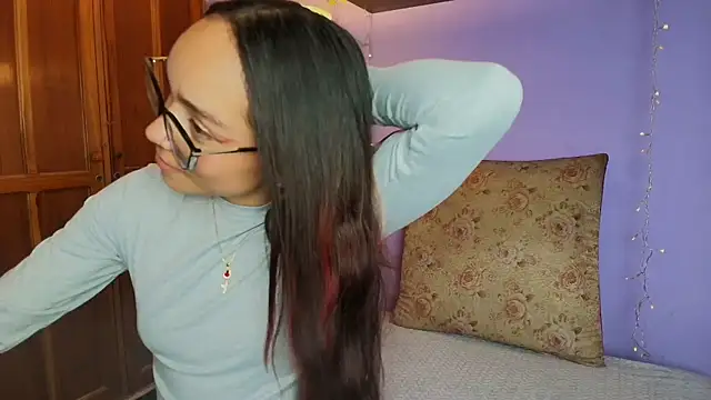 Snapshot of Dafne_Mel chatting on 10-17-25, 07:15 Dafne Mel online show from 10-17-25, 07:15