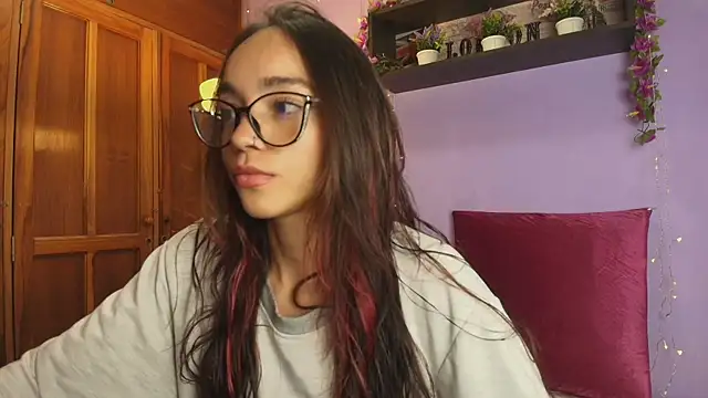 Snapshot of Dafne_Mel chatting on 10-18-25, 07:49 Dafne Mel online show from 10-18-25, 07:49