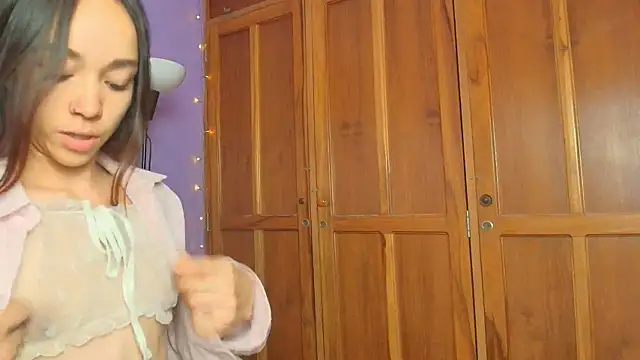 Snapshot of Dafne_Mel chatting on 10-30-25, 12:36 Dafne Mel online show from 10-30-25, 12:36