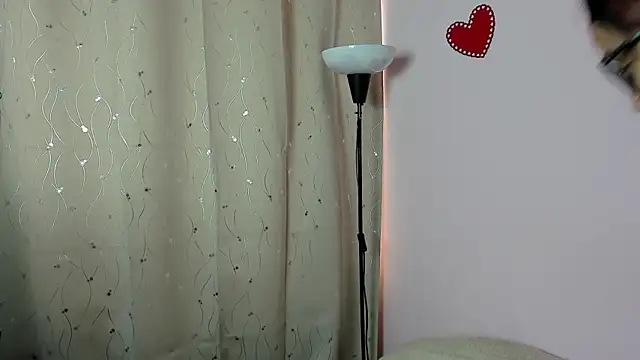 Snapshot of Dafne_Mel chatting on 02-19-26, 01:30 Dafne Mel online show from 02-19-26, 01:30