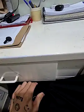 Saraiva2002 online show from 12-19-25, 02:30