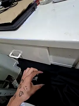 Saraiva2002 online show from 12-18-25, 12:42