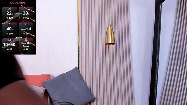 Skylar Smith  online show from 11-13-25, 01:04