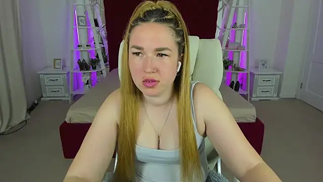 Sofii darling online show from 04-13-26, 04:33