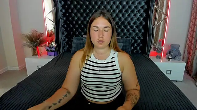 Sofii darling online show from 07-22-26, 04:31