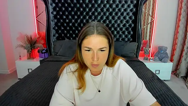 Sofii darling online show from 06-15-26, 04:17