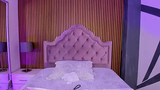Snapshot of Starbutterflyy_ chatting on 10-16-25, 03:48 Starbutterflyy online show from 10-16-25, 03:48