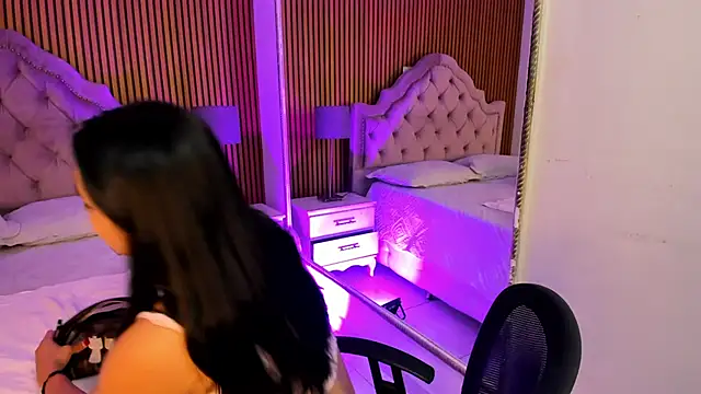 Starbutterflyy  online show from 11-11-25, 04:07